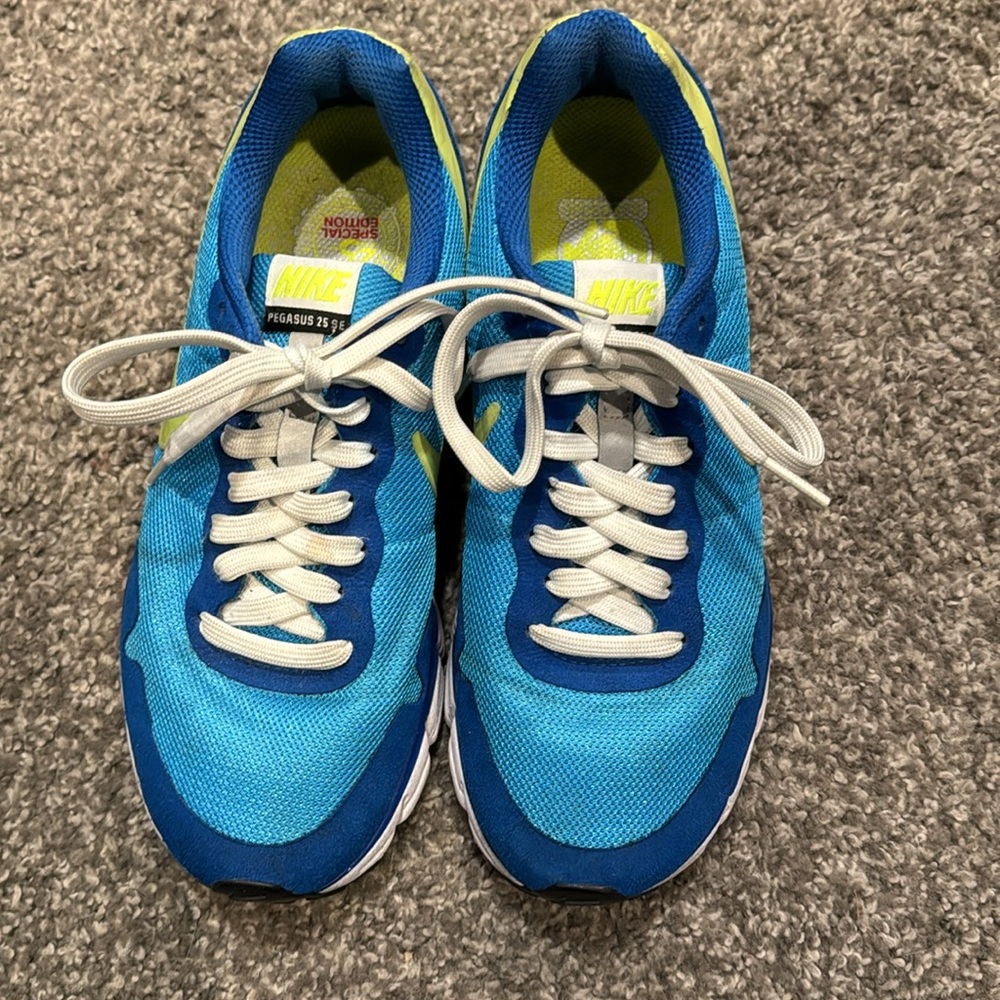 Nike Pegasus Women’s size 7.
